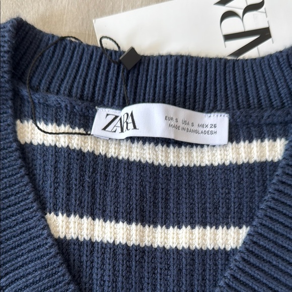 Zara Women's Blue and White Striped Sweater Vest - Picture 2 of 4